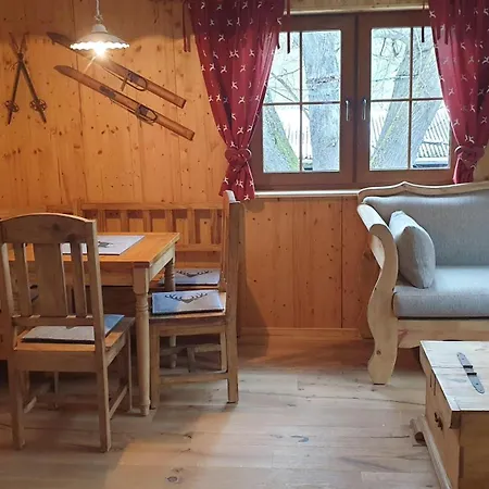 Hutzenalm Apartman *